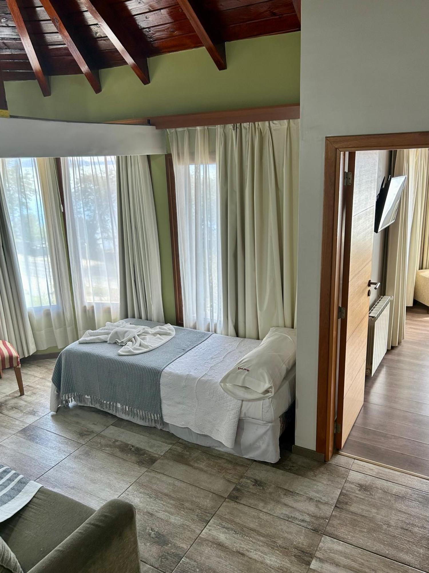 Bahia Paraiso Apart & Suites San Carlos de Bariloche Exteriör bild
