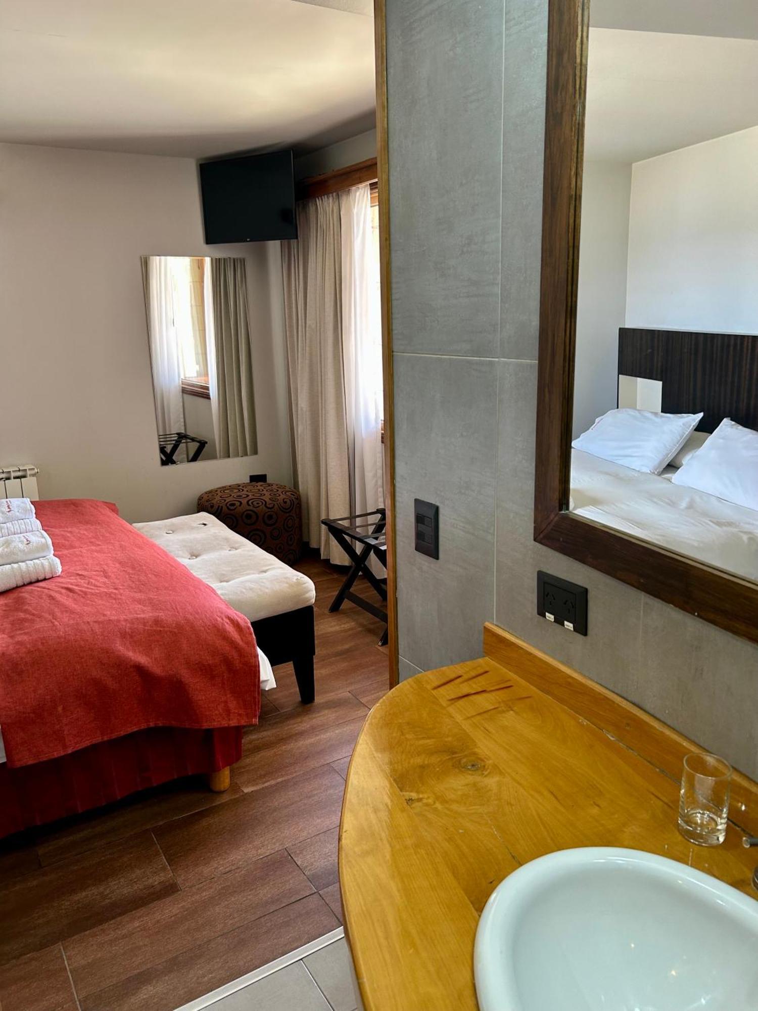 Bahia Paraiso Apart & Suites San Carlos de Bariloche Exteriör bild
